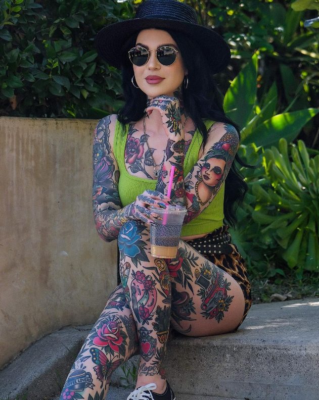 Annɑ Meliani: The Tattooed Model Redefining Beauty Standards in Fashion - mysteriousevent.com