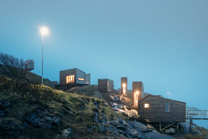 The arctic hideaway at night