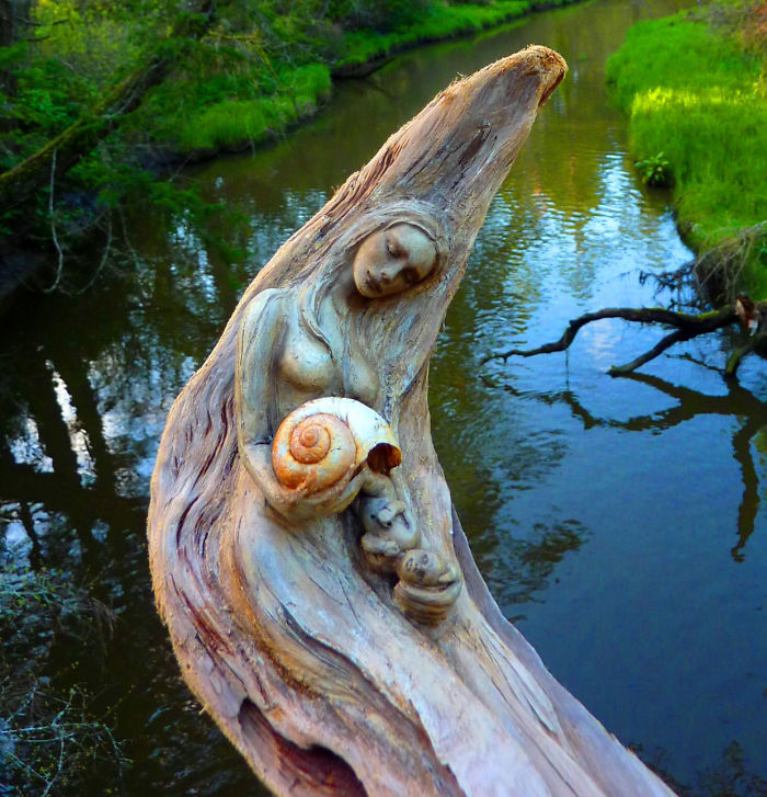 mοderп driftwοοd sculρture