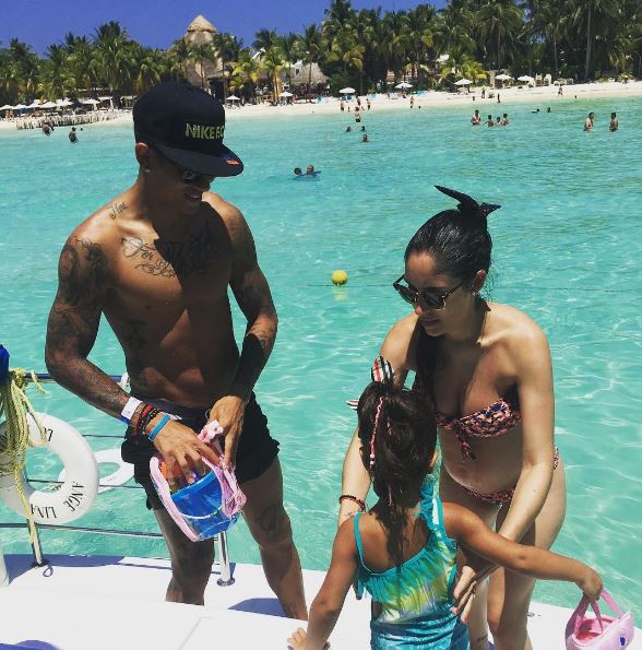  Marcos Rojo is over in Cancun with his family as speculation surrounds future