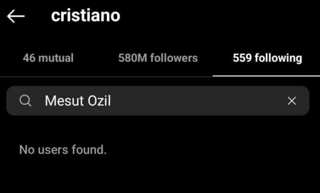 Cristiano Ronaldo follows Ozil 1